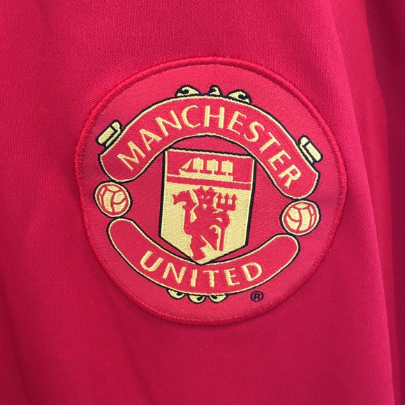 Manchester United Jersey - Picture 3 of 5
